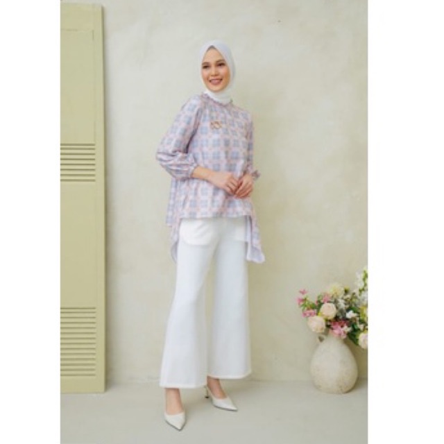 Mia Blouse Wearing Klamby