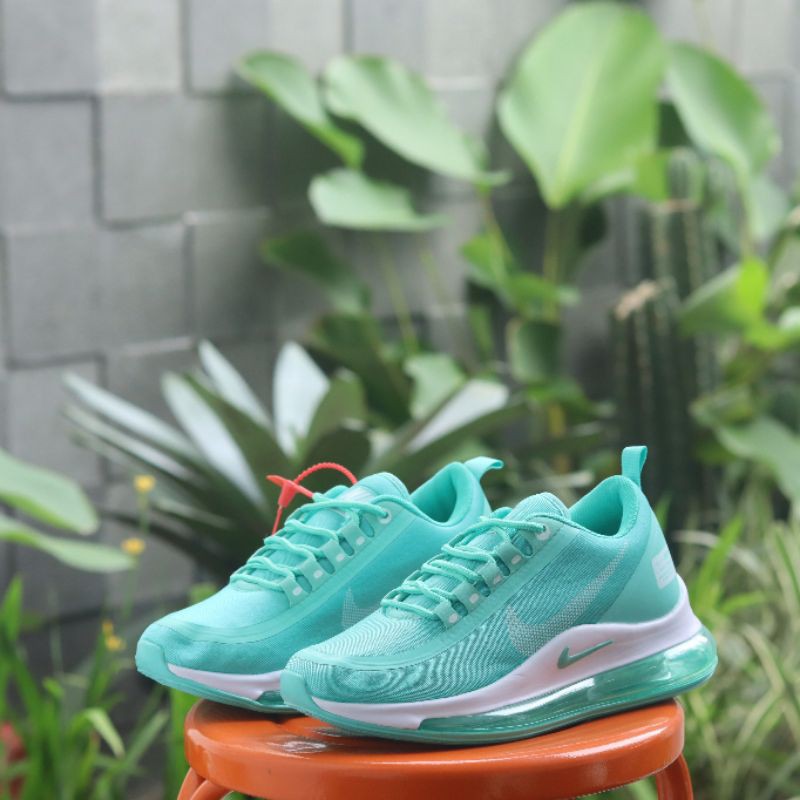 SEPATU SNEAKER WANITA NIKE AIR MAX 720 SHIELD SIZE 36-40