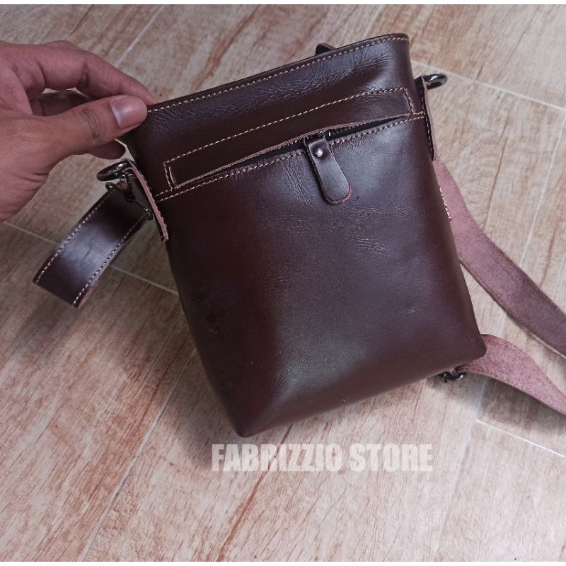 tas selempang kecil pria kulit sapi asli