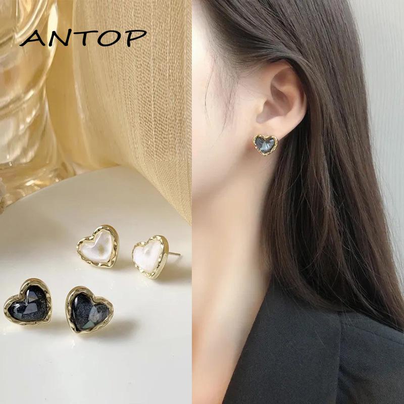 Anting Tusuk Gantung Temperament Desain Hati Warna Gold Gaya Simplemewah Untuk Wanita