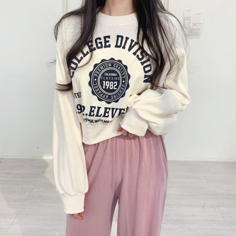 COLLEGE DIVISION CROOPE Sweater Crewneck Oblong Oversize Outerwear Wanita Fashion Terkini Korean Style