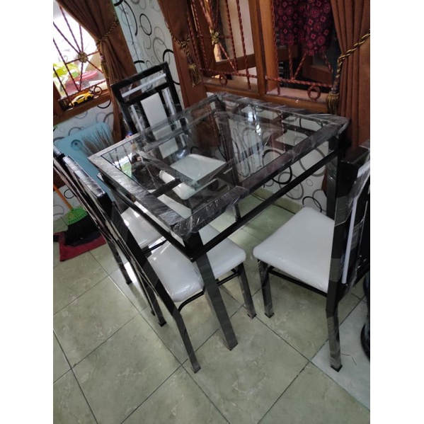 MEJA MAKAN BESI 4 KURSI MINIMALIS