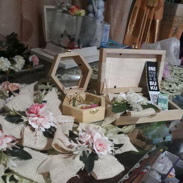 Tempat Cincin Kayu Rustic Hexagonal / Segi Enam