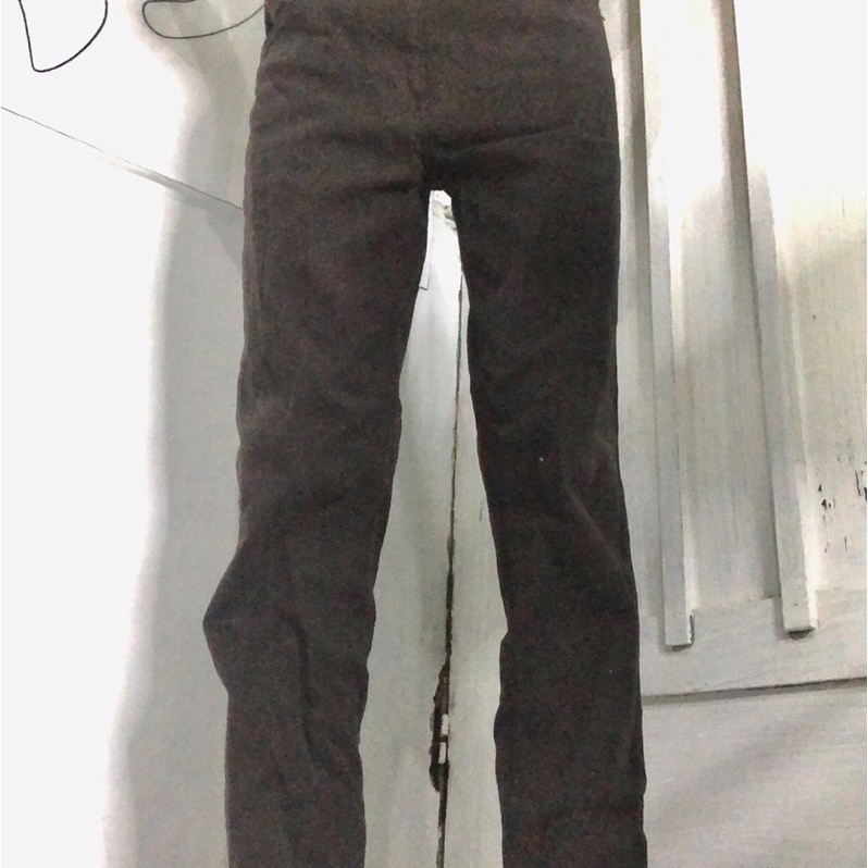 Celana Chino Mustevan’s