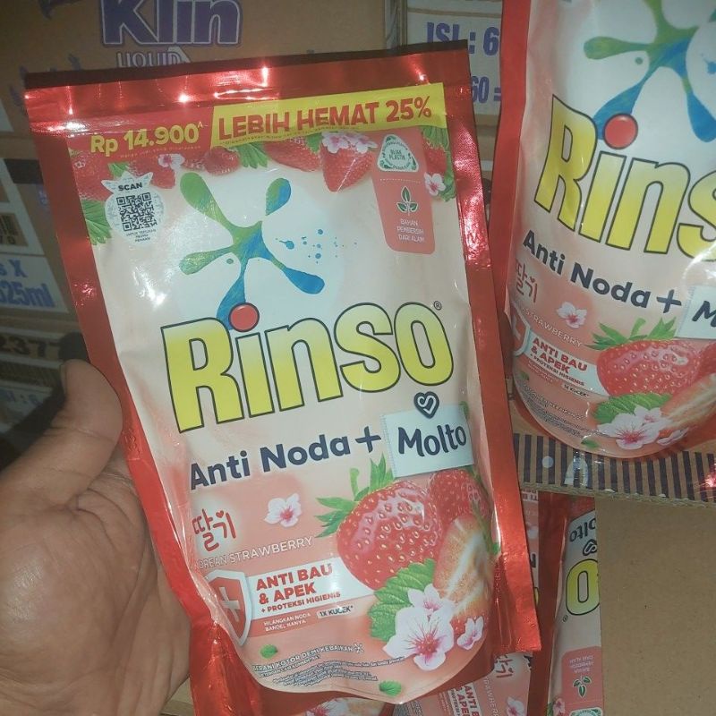 RINSO molto liquid korean strawberry 565ml