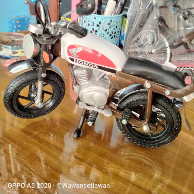 Miniatur Motor Honda Antik Murah