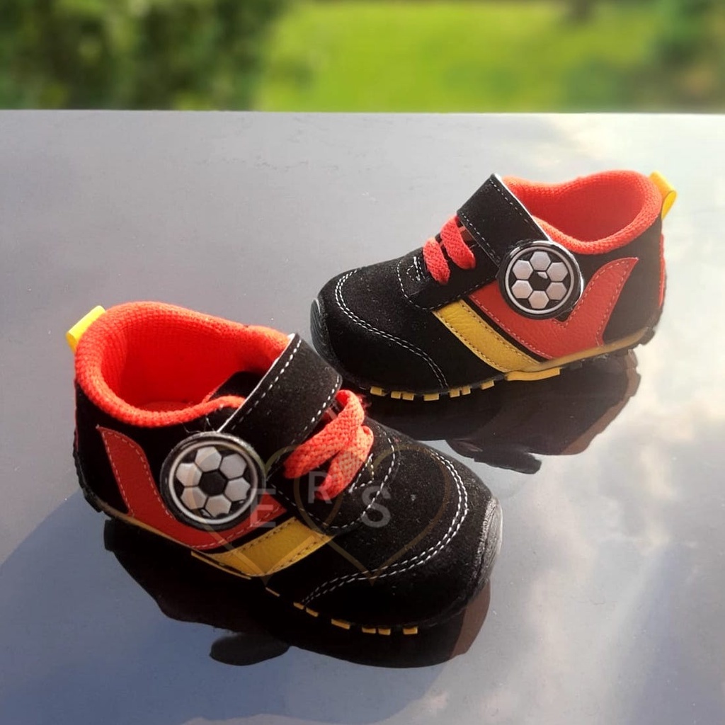 TOKO ERS SNL09 Sepatu Sneaker Anak Laki laki Bola Sol Karet Umur 1 2 3 tahun