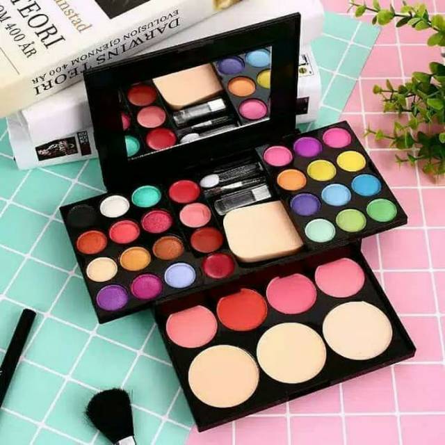 Make up set / make up lengkap