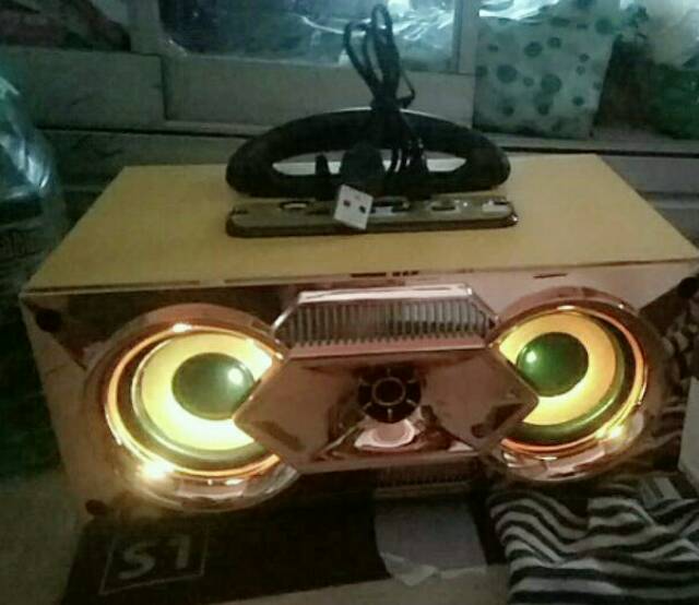 SPEAKER BLUETOOTH FREE MIC FLECO F4 BT RADIO FM/SALON AKTIF PORTABLE SUPER BASS USB  MP3 MOTIF KAYU