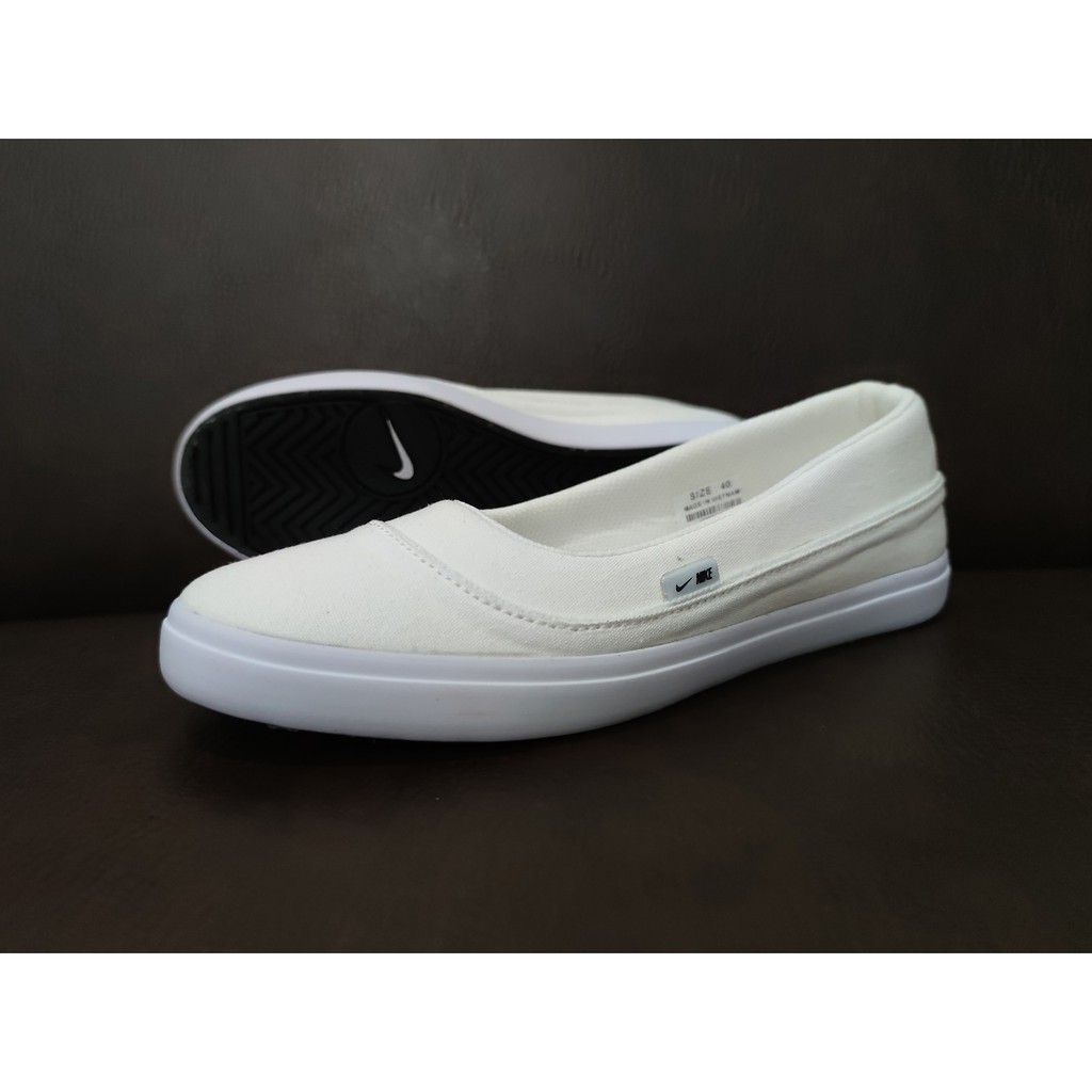 SEPATU WANITA SLIP ON  05 PUTIH POLOS.SEPATU SLIP ON TERBARU TERLARIS