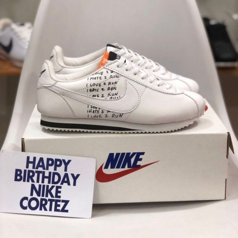 N*ke clasic cortez shoes