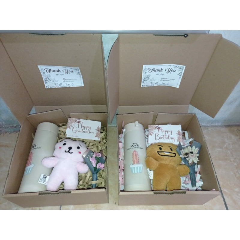 

HAMPERS BOTOL MINUMAN/KADO ULANGTAHUN & GRADUATION