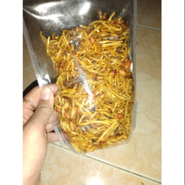 

Sambal teri singkong/ sambel pedas manis/sambal ubi kacang teri medan/ keripik singkong/ teri medan