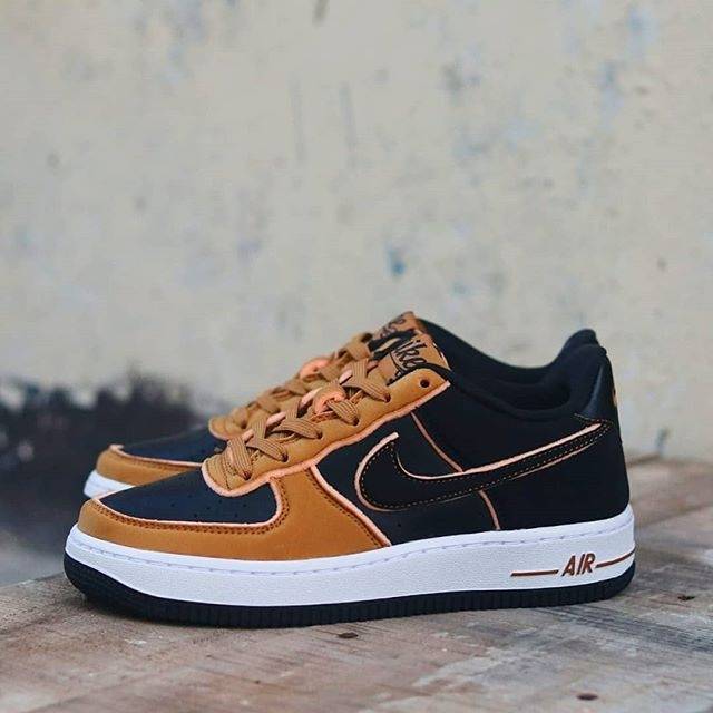 Nike Airforce 1 Low Women Utility Wheat Black