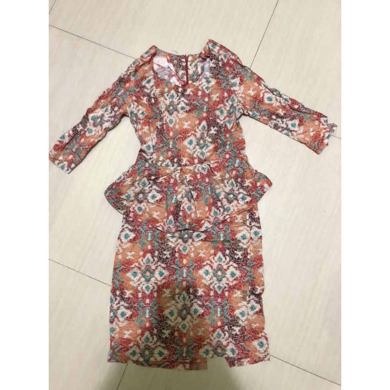 peplum batik