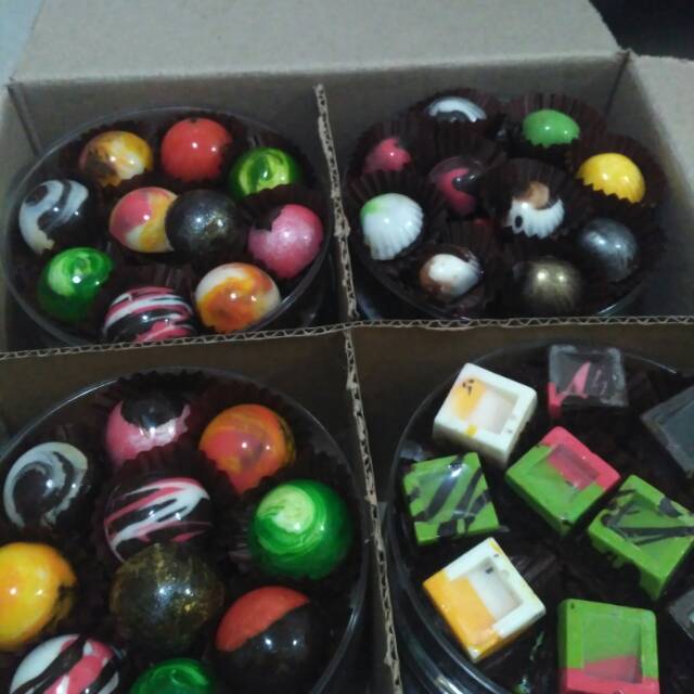 

Bonbon chocolate. Coklat lebaran