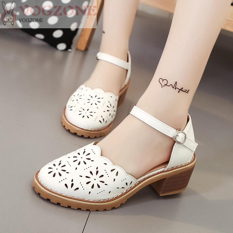 Sepatu Sandal  Wanita  Model  Vintage Hollow Breathable 