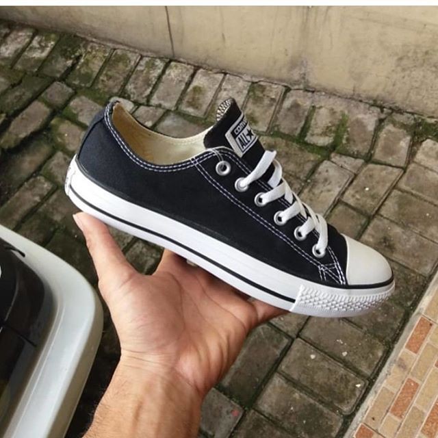 sepatu pria terbaru hitam klasik converse76 cocok untuk sekolah