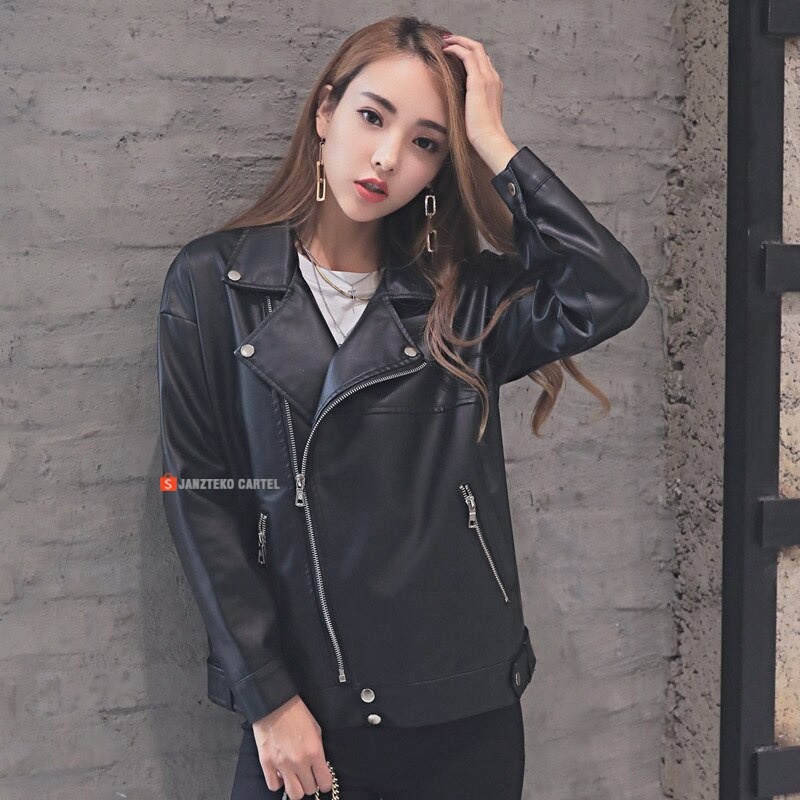 JNK x GODDESS - Jaket Wanita Korea KPOP Style Sexy Kasual Formal Semi Kulit Sintetis Sintetis Faux Synthetic Leather Premium Original Branded Elegan Cewek Perempuan Pakaian Atasan Outer Outfit Hijab Muslim Modern Zipper Motor Biker Riding Touring Racing