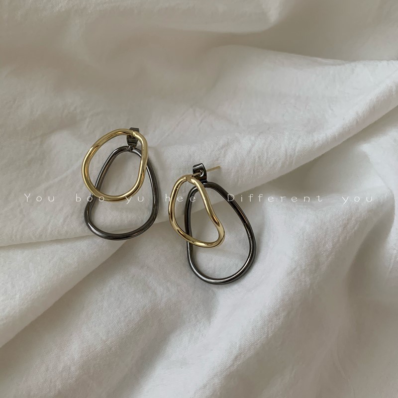 Anting Bentuk Oval Warna Kontras Gaya Kasual Serbaguna Untuk Aksesoris