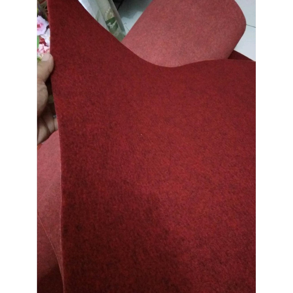Karpet Lantai Merah Tua