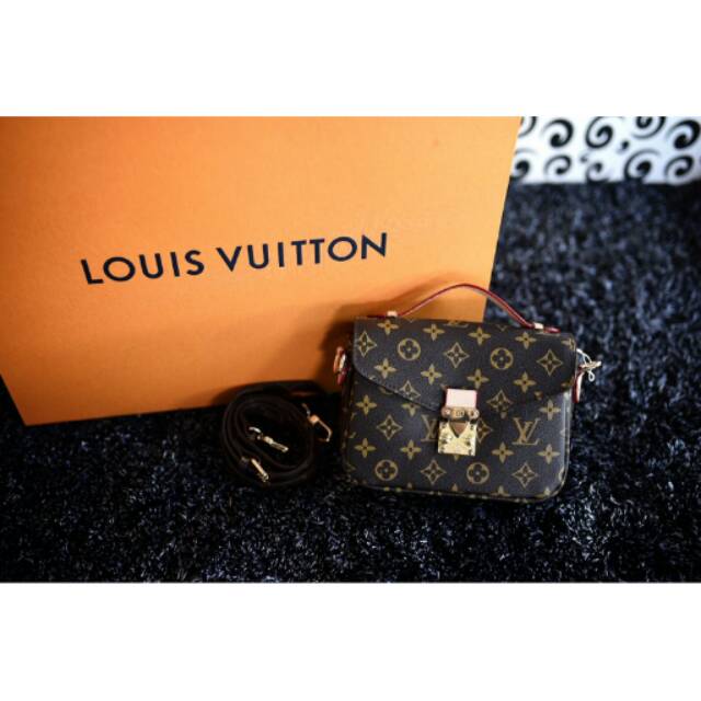 Louis Vuitton Pochette Metis BB Mini Bag