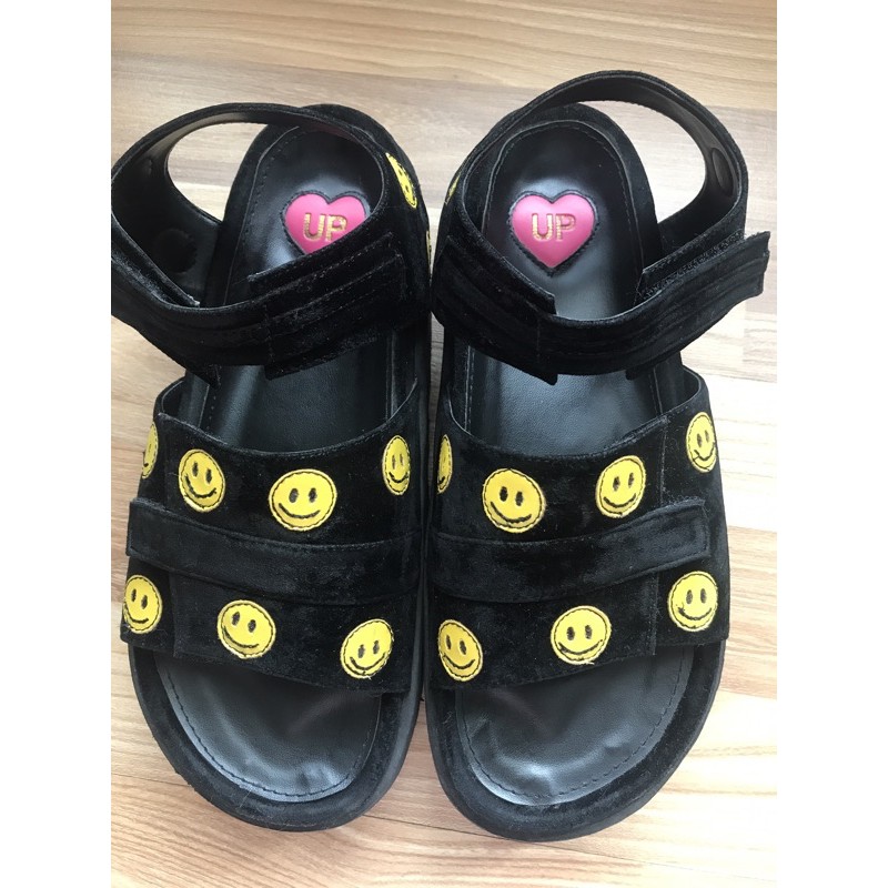 sepatu sendal i wear up