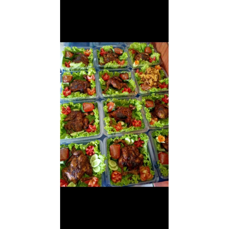 

Ayam panggang bekakak satu ekor /ayam bakar bumbu bali