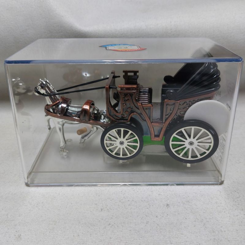 pajangan mobil  parfum mobil dasbort kereta kuda klasik