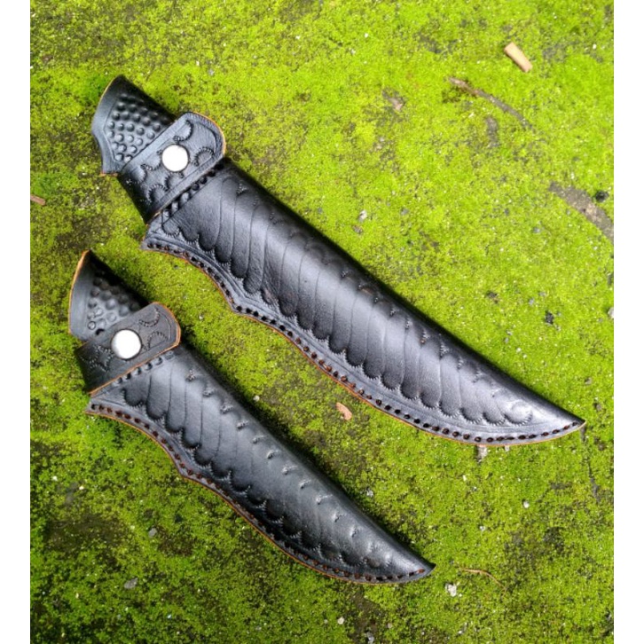 Sarung pisau kulit