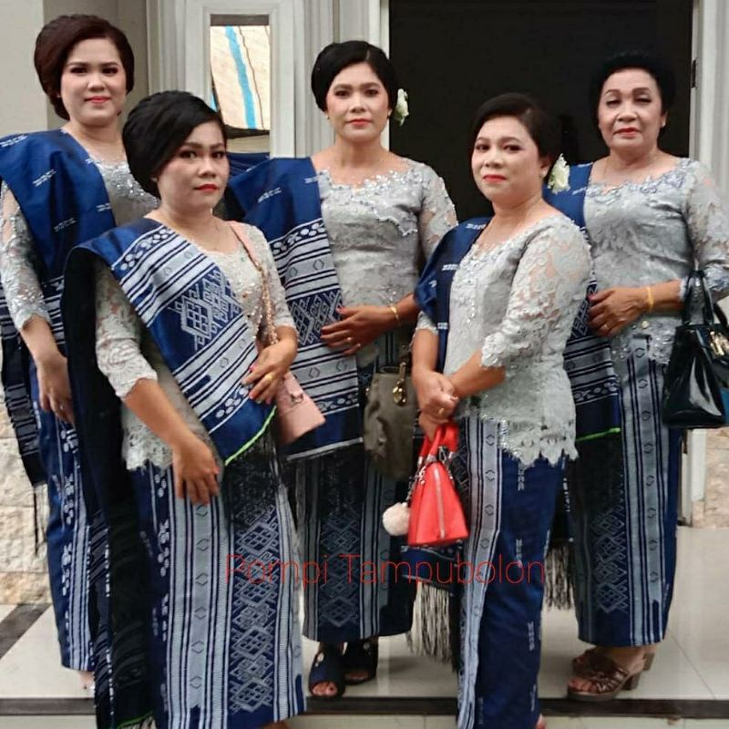 Sutera Hongkong benang kilat langsung dari partonun Songket motif Sadum Songket Sadum Songket Batak Songket Tenun Songket Murah Songket Semi Sutera Semi Sutera