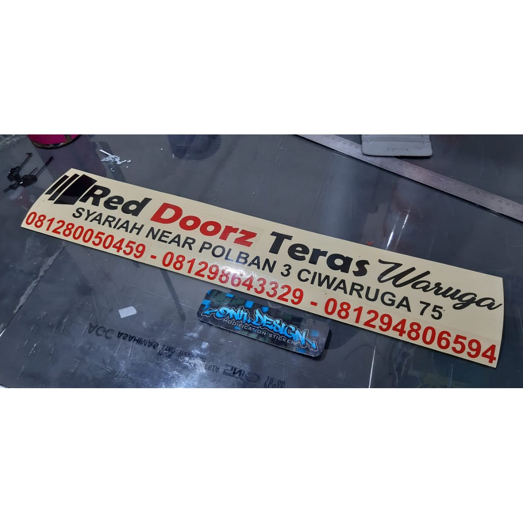 

cutting sticker stiker bebas desain printing waterproof label merk laminasi 105