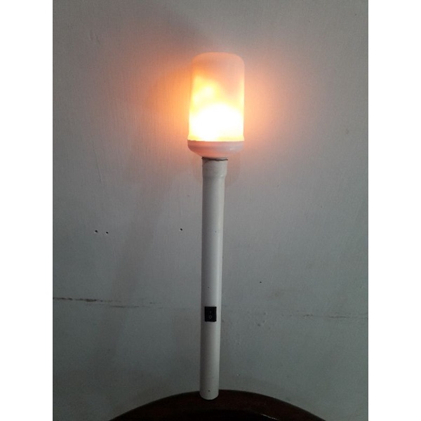 Lampu obor Api Berkobar