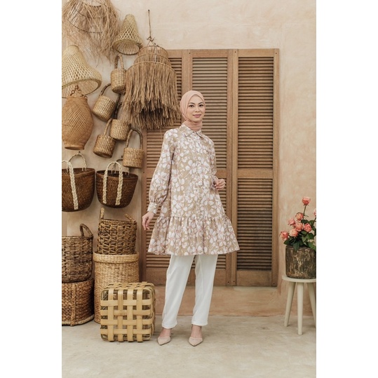 daisy tunic wearing klamby