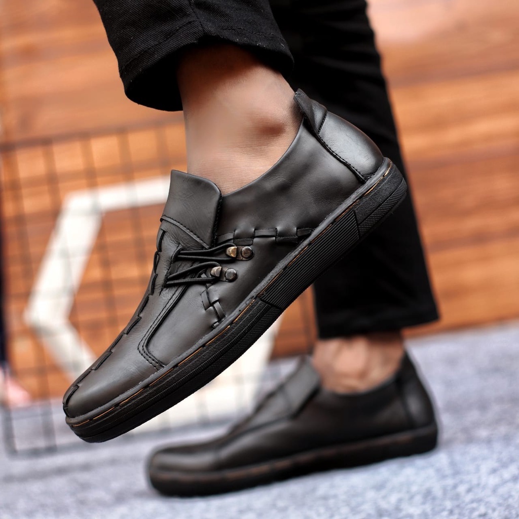 MOLK Sepatu Formal Kasual Pria Trendy Pantofel Hitam Kerja Kantor Kuliah Kulit Asli