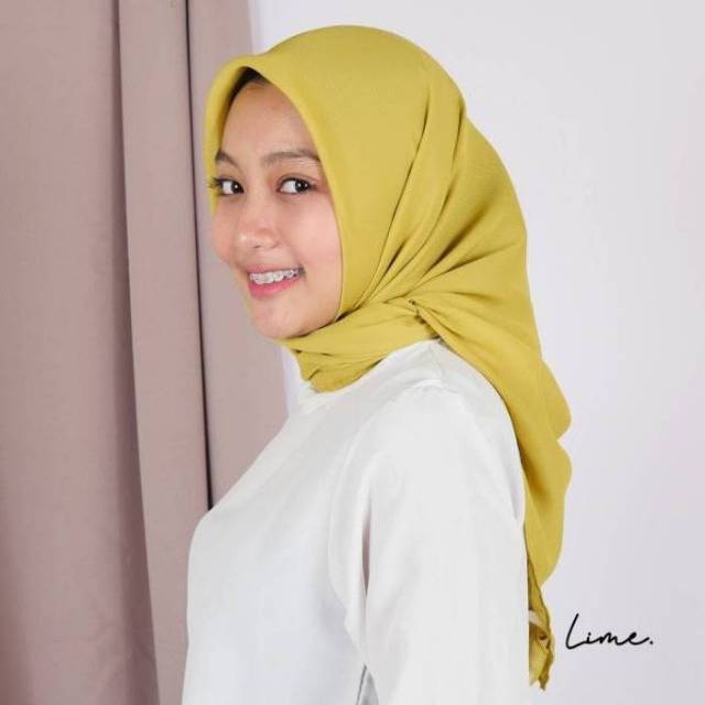  Jilbab  Bella Square Warna  Lime  Voal Motif