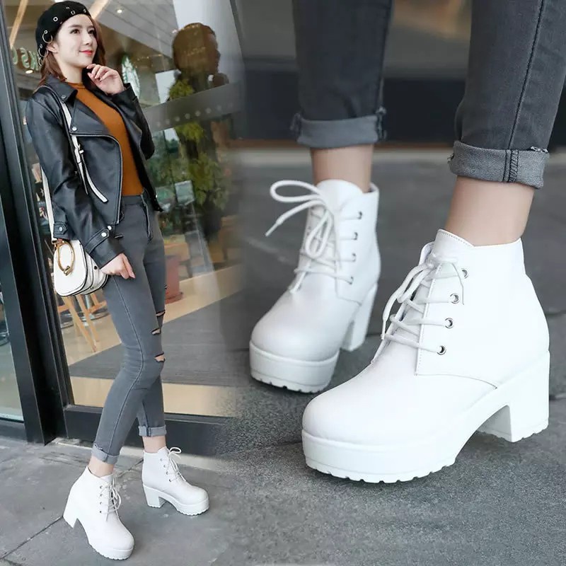 SEPATU BOOTS WANITA PUTIH ZIPER YKS