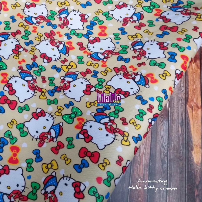 

KANVAS LAMINATING HELLO KITTY MERAH / CREAM