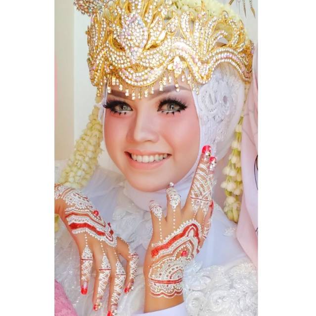 rizkiastevanihalinkrise