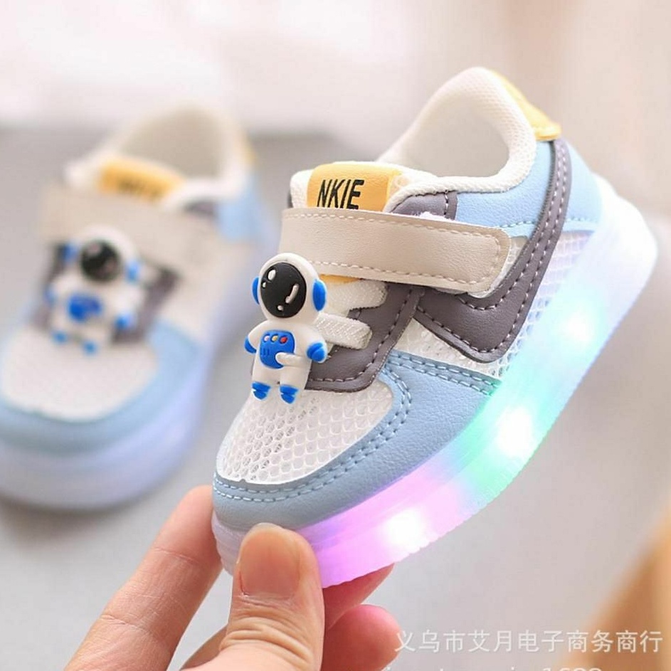 Qeede_store Sepatu BAYI ASTROY Lampu LED Import Size 16-26