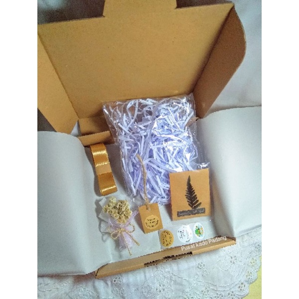

gift box Request | box kado Padang| pembungkus kado | packaging kado | box kado murah | box kado