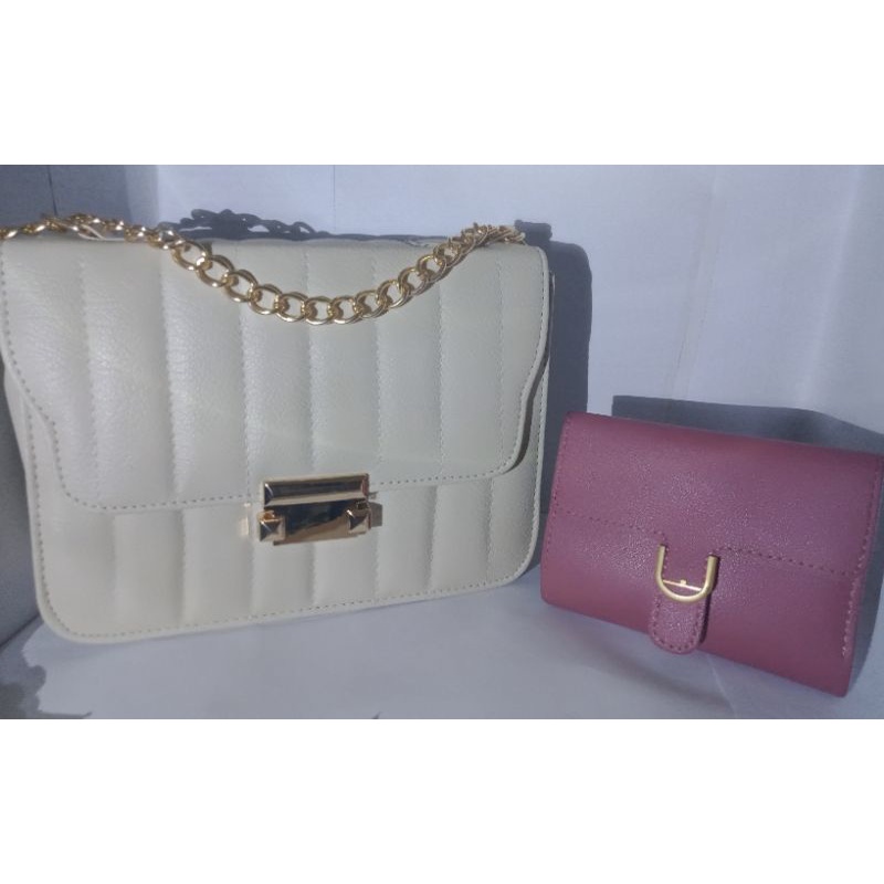 

Box Gift Hampers Wanita