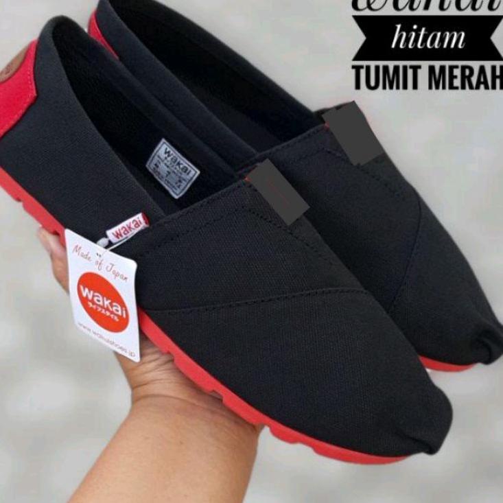 Sepatu pria wanita Wakai hitam tumit merah