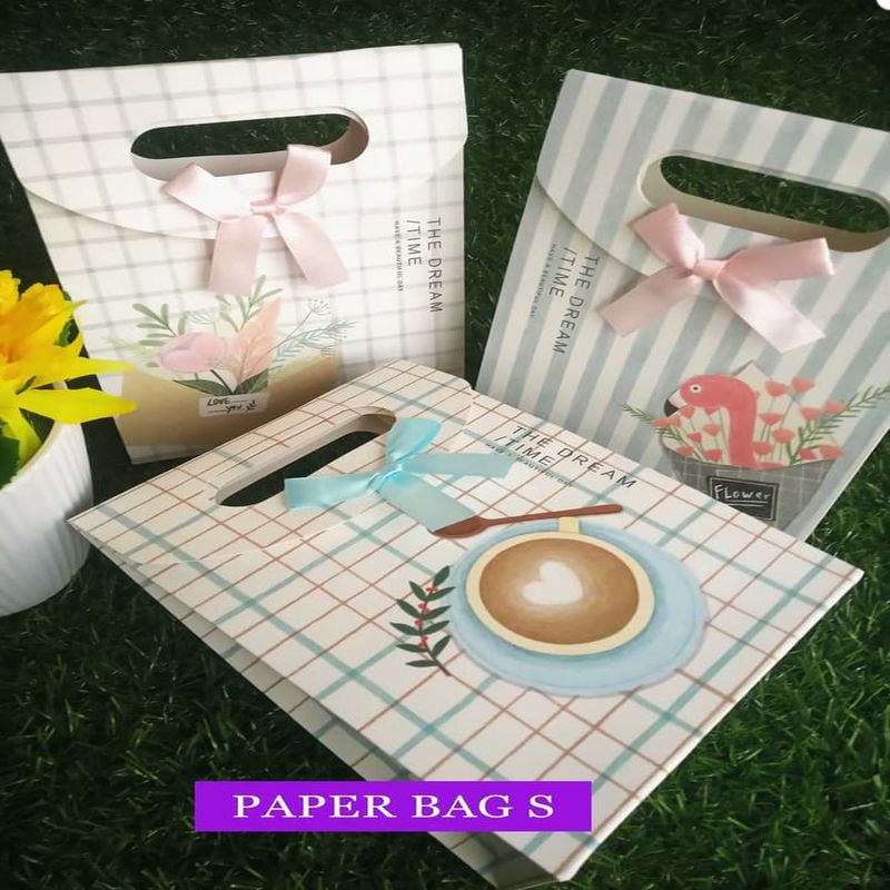 

Paper Bag Motif / Tas Kertas Kado / Tas Ulang tahun - S The Dream