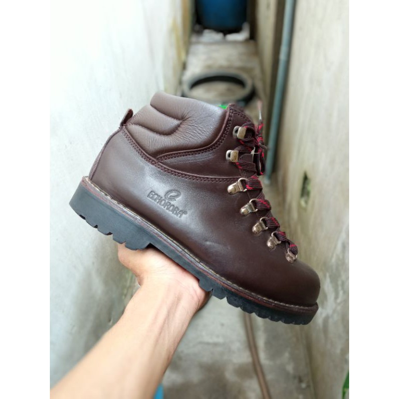 Sepatu Echoroba boots