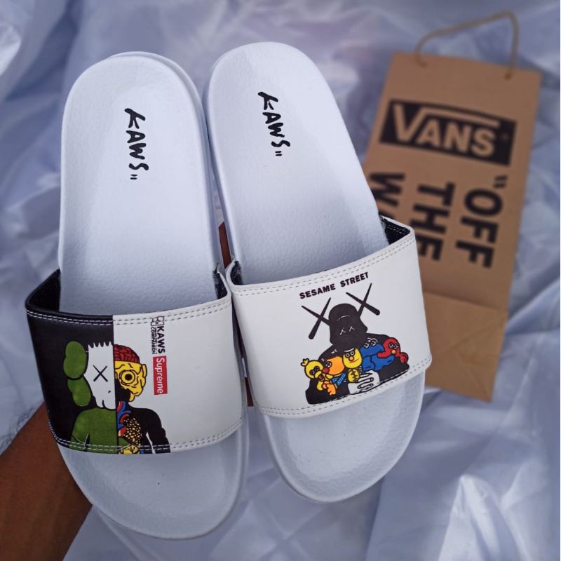 Sandal KAWS Supreme Sesame Street Murah-6