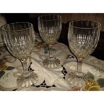 GELAS KERAMIK BERTANGKAI YANG ANGGUN (3 GELAS)