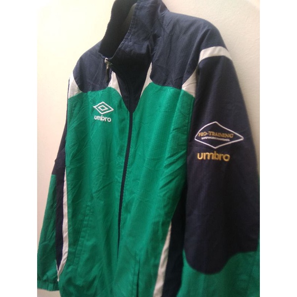 jaket olahraga Umbro