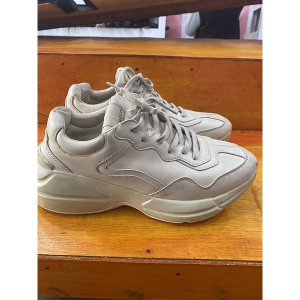 Gucci rhyton leather sneakers