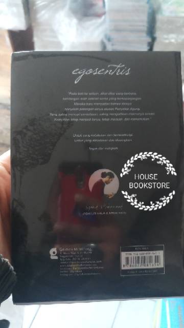 NOVEL EGOSENTRISKERTAS : BOOKPAPERPenulis : Syahid Muhammad-1